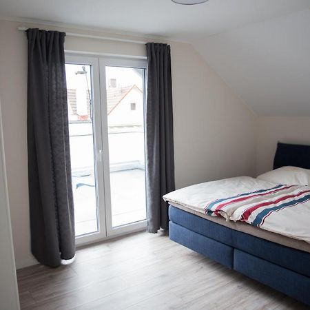 Moderne Neubau-Wohnung Mit Kamin Und 35Qm Dachterrasse Trossingen Exterior foto