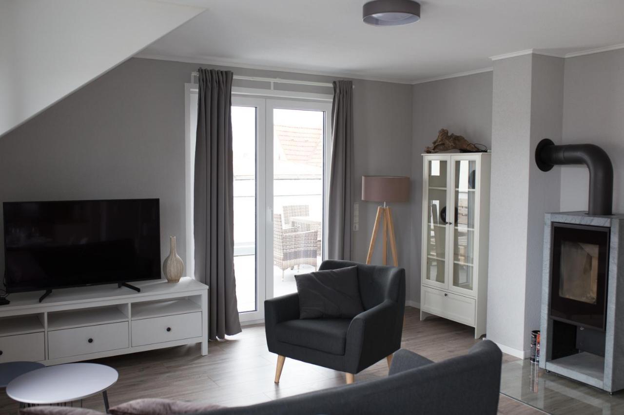 Moderne Neubau-Wohnung Mit Kamin Und 35Qm Dachterrasse Trossingen Exterior foto