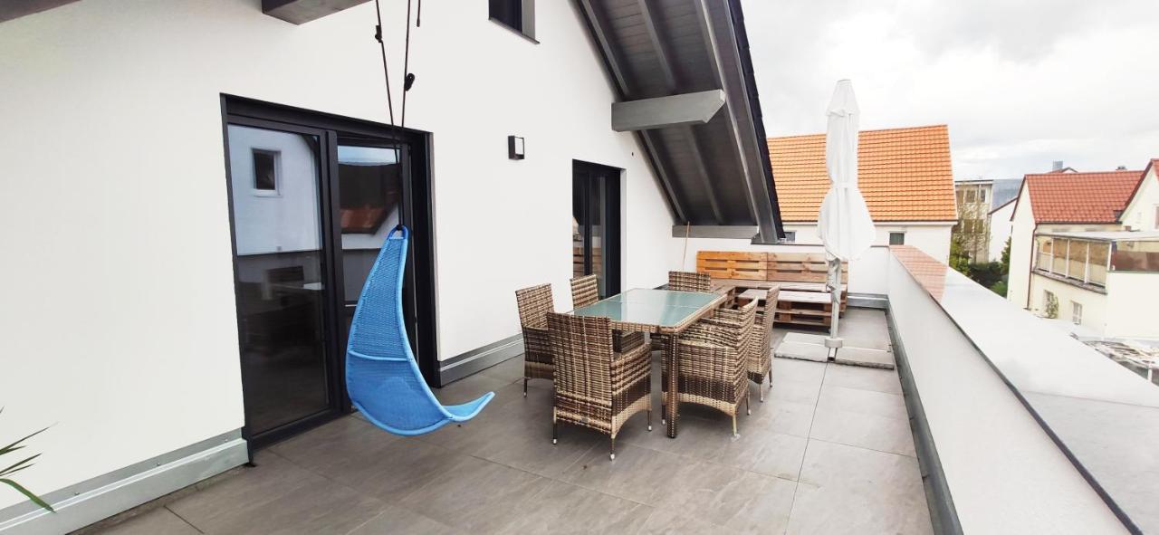Moderne Neubau-Wohnung Mit Kamin Und 35Qm Dachterrasse Trossingen Exterior foto